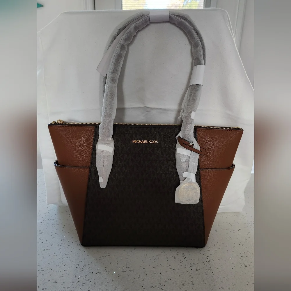 ⚡️🚨 NWT Michael Kors Charlotte Large Leather Tote Bag - Lowest Price🚨 - Picture 6 of 14